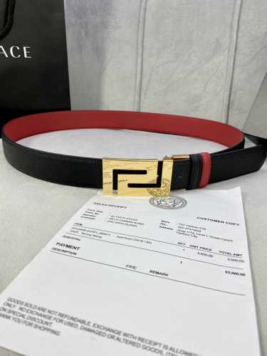 宽度3.5Cmversace 范思哲 此款柔软的手掌纹皮带饰有一个几何形状的希腊回纹别扣 既时尚又优雅