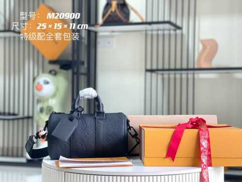 163 芯片 特级配全套包装 特级全钢五金 原厂皮M20900皮料是正品代工厂P意大利A级皮料 特级正品 :所谓的特级正品．是在于品质、五金、面料、手工、油边、