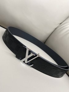 Lv 路易威登 官网款进口牛皮4D制作 经典精品字母扣 双面可用4.0送礼自用档次到顶 多扣颜色可自由选择
