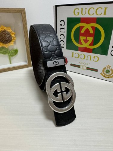 品名：古奇.Gu...Ci 原单 材质：原单牛皮腰带 专柜原单品质、做工精细，时尚大牌，送人自用首选 包装： 请认准如图专柜包装赠送打孔器手提袋