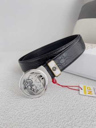 品名：范思哲.Versace.皮带腰带自动皮带 型号：自动带，纯钢材质经典人头自动扣，图片实物拍摄 腰带：百分百头层牛皮，自动带身，保证真皮。24K纯钢扣永不掉 - 点击图像关闭