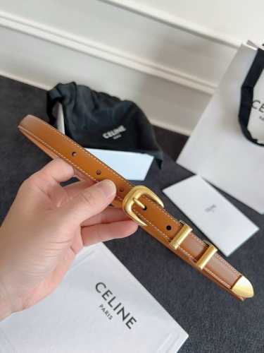 Celine.赛琳 全套包装 Western中号光滑牛皮革腰带 牛皮革 中腰 圆形带扣 2个金属环和1个金属尖头装饰 第一个圆环底部镌刻Celine Paris
