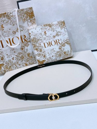 特 Dior Montaigne Jolie Belt 光滑小牛皮和白色树脂珍珠 饰有*Christian Dior*标志 小牛皮腰带1.5cm