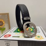 品名：古奇.Gu...Ci 原单 材质：原单牛皮腰带 专柜原单品质、做工精细，时尚大牌，送人自用首选 包装： 请认准如图专柜包装赠送打孔器手提袋专柜礼盒宽度3.