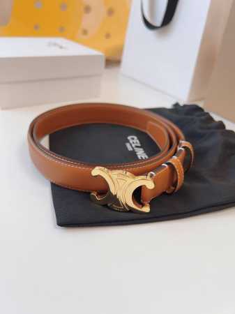 Celine 赛琳 的品牌形象出自女性之手，专为女性打造，采用舒适材料精工细作。展现女性风采的法国奢侈品牌。赛琳品牌风格浓烈、洒脱独立，让女性时刻挥洒自如，彰显 - 点击图像关闭