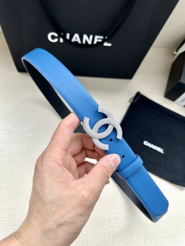 特 宽度3.0Cm Chanel香奈儿简约时尚潮流百搭平滑扣施洛华水晶满钻金属钢扣、牛皮皮带女款 此腰带多色可选！