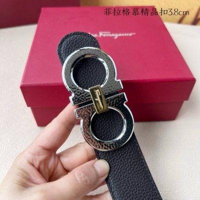 特 品牌：菲拉格慕新款进口3. 8平滑双面头层小牛皮，手感细腻柔软。搭配纯钢平滑精品钢扣，男士必备！宽度： 3. 8Cm平滑钢扣头层牛皮皮带