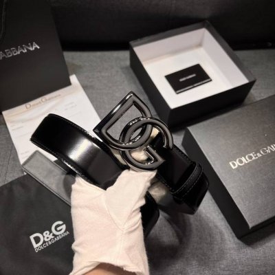 Dg。宽4.0Cm 杜嘉班纳 新款 女款 亮泽小牛皮腰带，简约配饰，缀以钯色电镀金属 Dg 徽标搭扣