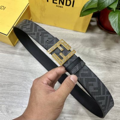Fendi 芬迪 专柜同款 宽4.0Cm 双环正反用腰带 Ff按钉搭扣 黑色Cuoio Romano皮革材质 反面面料带有烟草黄和黑色Ff图案 黑色珐琅金属饰面