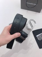 特P190 杰尼亚（Zegna）优雅随心，诠释当代绅士风范，给予男士精致解答：不羁的时尚元素。杰尼亚百年以来，这一品牌一直保持着优雅的个性化风格；正装休闲两相宜