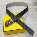 Fendi芬迪专柜同款 宽4.0Cm 双环正反用腰带 Ff按钉搭扣 黑色Cuoio Romano皮革材质 反面面料带有烟草黄和黑色Ff图案 四方满钻金属饰面 时