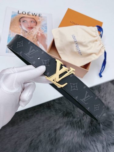 特 Lv.路易威登 全套包装 原版品质 代工厂货品 40Mm宽度 正品一体铸造五金钢扣，原厂皮料 双面原厂定制面料，区别市场货
