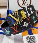 皮带：Lv.路易威登顶级复刻- 腰带：原单品质百分百进口原厂头层牛皮，保证真皮。雕花镂空标志设计工艺.真空电镀.永不掉色.24K纯钢扣头层小牛皮涂鸦手绘油画系列