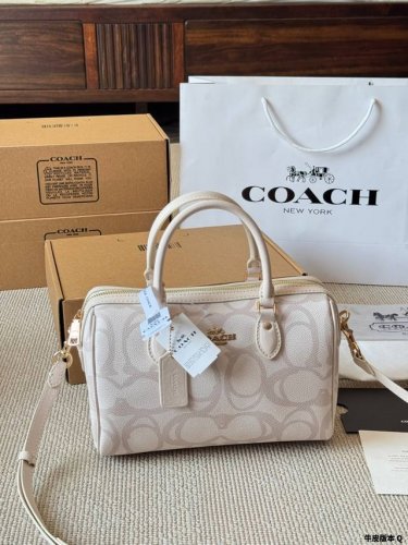 牛皮版本 Coach Rowan新款 蔻驰原单 枕头包，Ykk原单五金搭配精致面料 做工完美百搭神器 专柜尺寸 大号25 18Cm