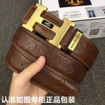 品牌：爱马仕.Hermes双面用 型号：原单！请认准如图专柜包装 等级：意大利进口百分百头层牛皮，Hermes.爱马仕，世界著名奢侈品品牌。进口