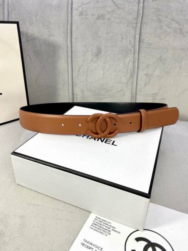 特 宽度3.0Cm Chanel 香奈儿 女士腰带 小牛皮 支持nfc芯片官方网站链接扫码验证、经典扣头 内侧cnc走光处理 边角手感圆润配有烤漆金属钢扣。