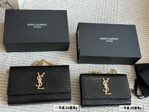 配盒 Size：20*12Cm 小 24*15Cm 大 Ysl Woc信封包 鳄鱼纹牛皮看起来质感特别好！耐磨耐用！ 斜挎腋下
