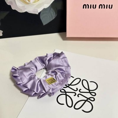特 单个 配全套包装 Miumiu 缪缪 爆款真丝发圈，专柜款出货 一看就特别高档 超级百搭 必须自留