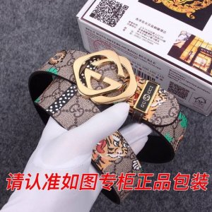 品名：古奇.Gu cci原单 型号：认准如图专柜包装，赠送打孔器 材料：百分百头层牛皮，保证真皮。24k纯钢扣，虎，蛇动物系列，红绿布系列专柜同等质量， 送人自