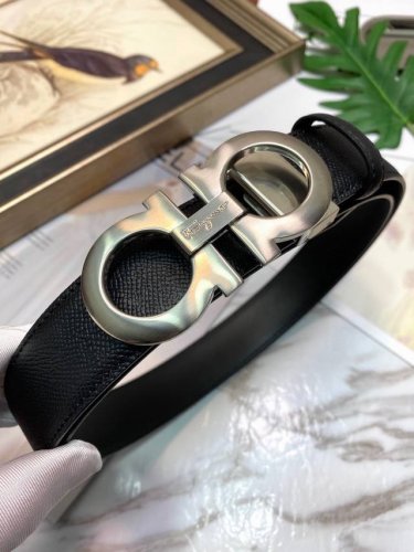 菲拉格慕：原单头层牛皮手掌纹身，内衬头层小牛皮底，五金可随意搭配，可双用可裁剪，原产皮料定制，专柜宽度3.5Cmp210