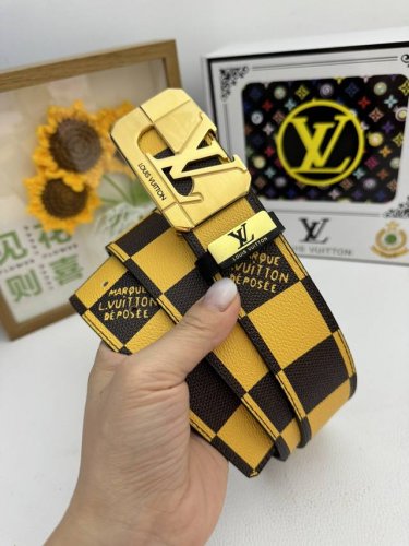 品名：Lv..路易..威登原单 材质：原单牛皮腰带 百分百头层牛皮腰带保证真皮，24K纯钢扣，专柜原单品质、做工精细，时尚大牌，送人自用首选 包装： 请认准如图