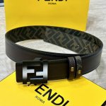特 Fendi 芬迪 专柜同款 宽4.0Cm 双环正反用腰带 Ff按钉搭扣 双色cuoio Romano皮革材质 反面面料带有烟草黄和黑色ff图案 黑色珐琅金属