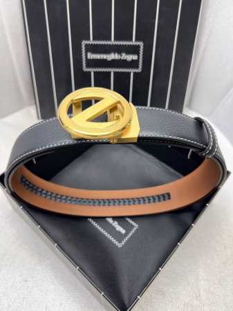 杰尼亚：原单头层牛皮荔枝纹面．内衬头层牛皮压横条纹底，营造织纹外观。饰以标志原单自动扣。专柜宽度3.5 - 点击图像关闭