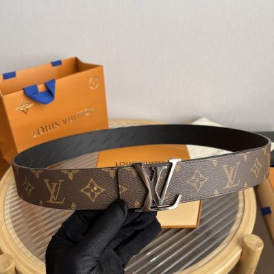 特 Loui* Vuitto* 新选腰带顶级版本 精湛工艺 宽度4Cm 定制帆布面料衬托进口小牛皮配色底 搭配字母搭扣 双面用