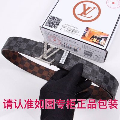 品名：Lv..路易..威登双面用 DDD 型号：认准如图专柜包装，赠送打孔器 DDD 材料：百分百头层牛皮，24K纯钢扣双面花纹，双面可用，保证真皮。专柜同等质