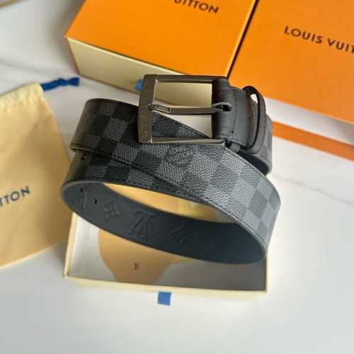 原版包裝 L0Uis Vuitt0N 今季新品 驢家男士原單腰帶 寬度40毫米 定制經典帆布面料內襯小牛皮荔枝紋壓花底 全新開模新型針扣五金。低調百搭款