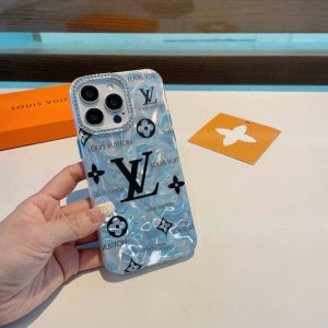 新品上市Lv手机壳 水波纹贝壳纹Imd全包边 每个产品都内置不同特殊材料双层视觉效果不同角度折射颜色不同 高级精品 型号 为了不出现报错型号 请打开本机查看手机