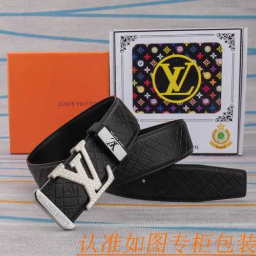 腰带皮带：Lv 路易威登原单牛皮皮带 男款皮带：材质百分百头层牛皮腰带保证真皮皮带，专柜原单品质、做工精细，时尚大牌，送人自用首选包装： 请认准如图专柜