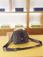 路易威登 官网同步 高版本 斜挎单肩背包 永恒不过时的标志性产品 纯原单牛皮 顶级五金制作 非市面普通版本 今年Lv最爱的款式 全部实拍 实用性非常高 完全不用