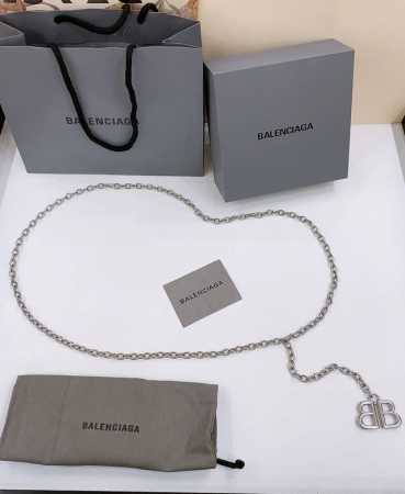 Balenciaga 巴黎世家 monaco做旧金色黄铜链条腰带 亮相于Balenciaga 2025春季系列Look 37 黄铜材质 金色金属 长度120Cm - 点击图像关闭