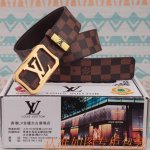 品名：Lv皮带原单腰带 材料：百分百头层牛皮腰带，保证真皮皮带，专柜原单品质、做工精细，送人自用首选 包装： 请认准如图专柜包装，赠送打孔器，银联发票，宽度3.