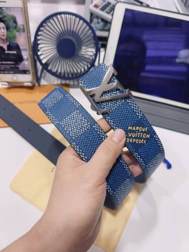 特 Louis Vuitton[正]经典原单品质，经典印花面配原版平纹皮，搭配原单精品扣，精工制作，细节看图，实物拍摄，高端奢华，宽度4.0Cm