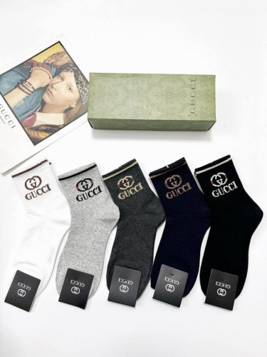 配包装 一盒5 双 Gucci 古琦 经典字母Logo 双G 短筒袜 ，Ins超火爆短袜，纯棉面料，潮人必备 ，经典配色 个性时尚百搭款，你值得拥有哦