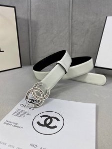 宽度3.0Cm Chanel 香奈儿 女士腰带 小牛皮 经典扣头 内侧Cnc走光处理 边角手感圆润配有 金 银色金属镶钻钢扣