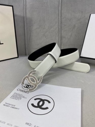宽度3.0Cm Chanel 香奈儿 女士腰带 小牛皮 经典扣头 内侧Cnc走光处理 边角手感圆润配有 金 银色金属镶钻钢扣