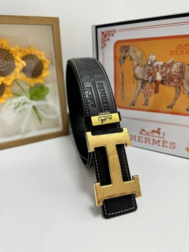品名：爱马仕.Hermès 原单 材质：原单牛皮腰带 百分百头层牛皮腰带保证真皮，24K纯钢扣，专柜原单品质、做工精细，时尚大牌，送人自用首选 包装： 请认准如