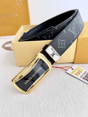 品名：Lv..路易..威登 腰带原单自动带 皮带 型号：自动扣，纯钢材质自动扣，头层牛皮自动带身，实物拍摄 材料：百分百头层牛皮，保证真皮。24K纯钢扣，永不掉