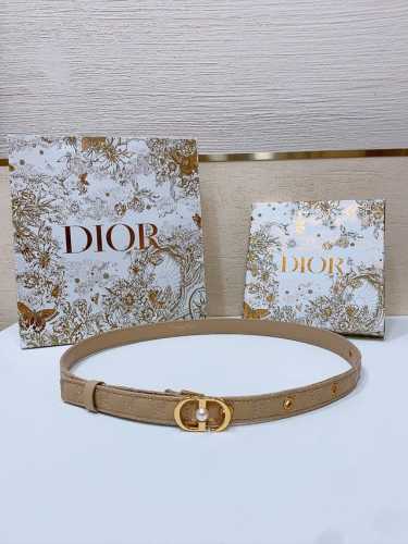 Dior Montaigne Jolie Belt 光滑小牛皮和白色树脂珍珠 饰有*Christian Dior*标志 羊皮菱格腰带2.0Cm