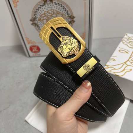 品名：Versace.范思哲 材质：原单牛皮腰带 百分百头层牛皮腰带保证真皮，24K纯钢扣，专柜原单品质、做工精细，时尚大牌，送人自用首选 包装： 请认准如图专 - 点击图像关闭