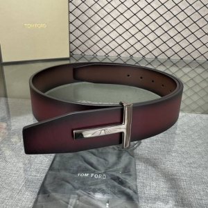 汤姆福特最新网红爆款双面头层牛皮专柜同步3.8宽新款上市了，原版牛皮，搭配铜扣，优雅，大方用的方便。谢谢你转载。