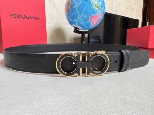 菲拉格慕男士牛皮黑色 黑棕色双面可用经典永恒专柜版型双层板扣腰带3.5Cm，精良做工，完美呈现！