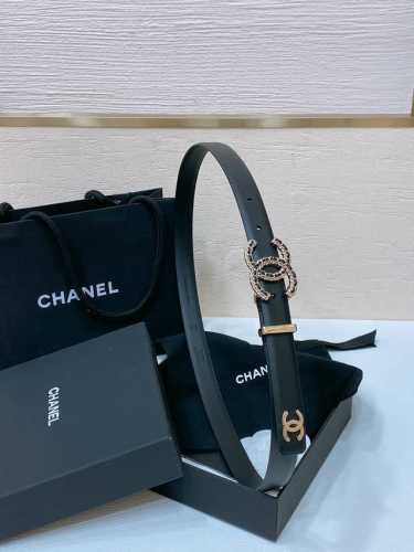 Chanel 24C 小牛皮、金属 与 树脂黑 玫红 Logo搭扣 手感柔软 细腻2.0Cm精品