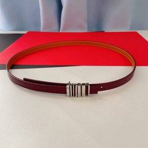 Loewe新款 小牛皮腰带，亮面Loewe五金扣。正面条形码设计，侧面立体字母Loeme ，宽1.5Cm。