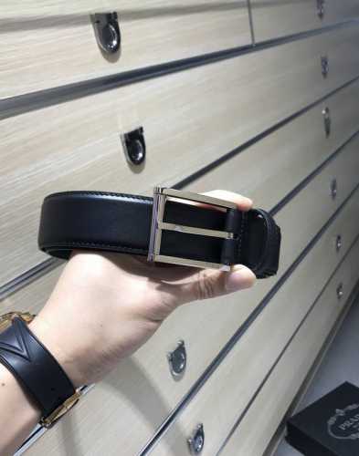 p200配送专柜包装 打孔针 特批 宽35Mm，支持Nfc 原单双面进口头层牛皮带身，搭配原版经典滚筒针扣，手感.油边近乎完美，原产皮料牛皮定制，质感无可挑剔，