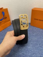 品牌：驴牌 Lv新款进口小牛皮，手感细腻柔软。搭配纯钢自动精品钢扣，男士必备！宽度：3.5Cm
