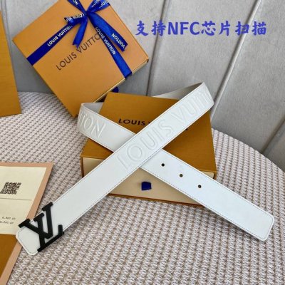 配全套包装礼盒 Lv S-Lock系列 宽度3.5Cm 精致的字母搭扣 搭配品牌專用小牛皮压logo标识 双面用